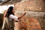  L’archéologue Gianella Pacheco, spécialisée en conservation de surfaces, calcule la vitesse du vent aux abords des décors muraux du Templo Pintado